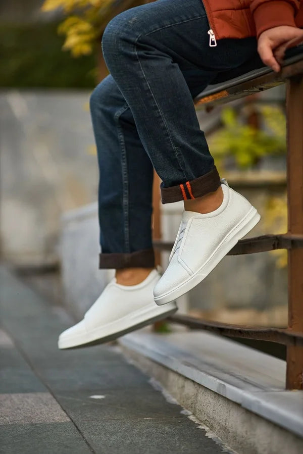 Why White Laceles Sneakers Description