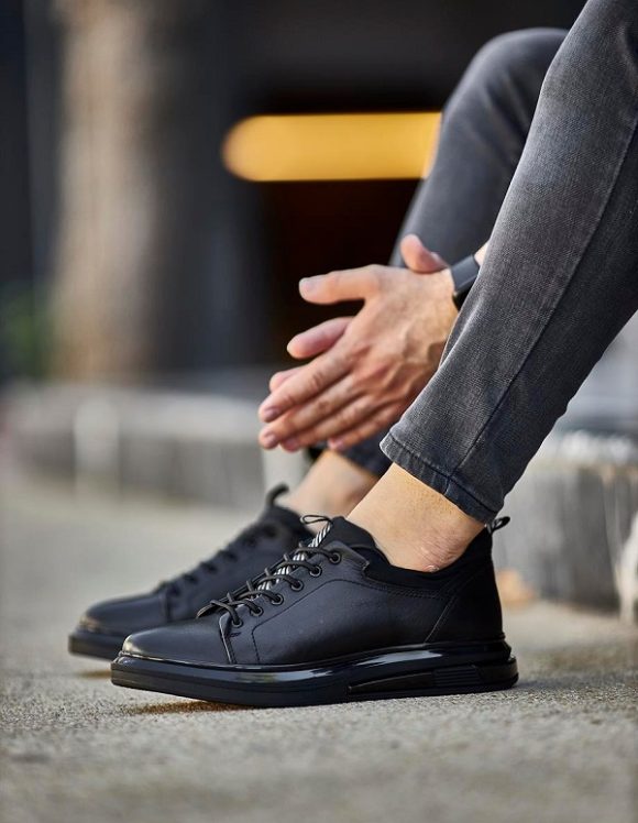 Black Suede Leather With Contrasting Patent Detailing Mid Top Lace-Up